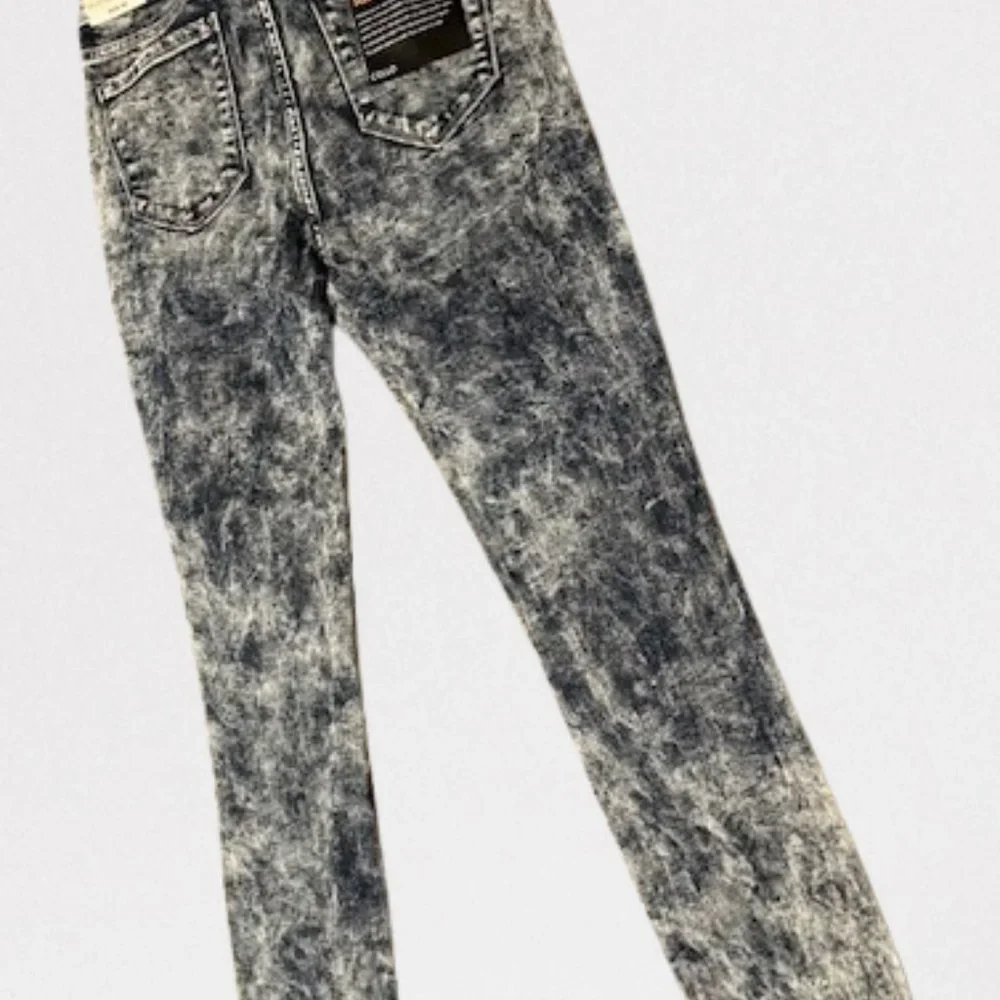 Cello High Waist Distressed Acid Wash Shredded Jeans  (2)  4095   NWT Boutique - Picture 2 of 8